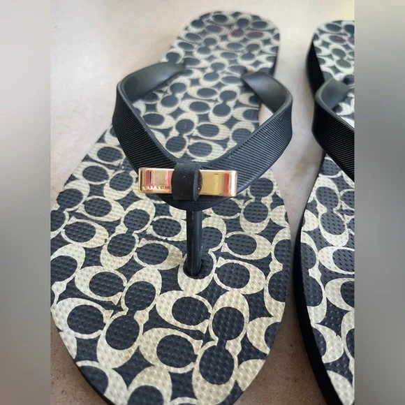 Coach Flip-Flops - Picture 3 of 5